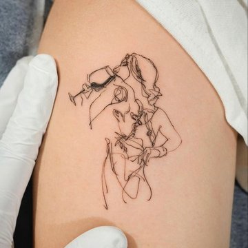 Fine line tetovējums