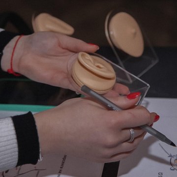 Piercing training in Riga