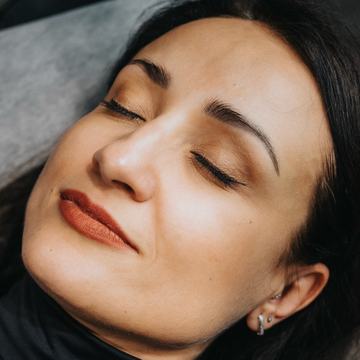 Hands-on practice with a live model during remover training