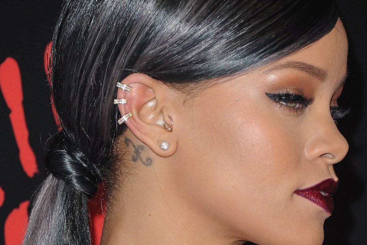 Helix piercing