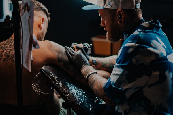Kā izvēlēties tetovēšanas salonu