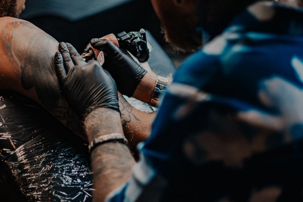 Kā izvēlēties tetovēšanas salonu
