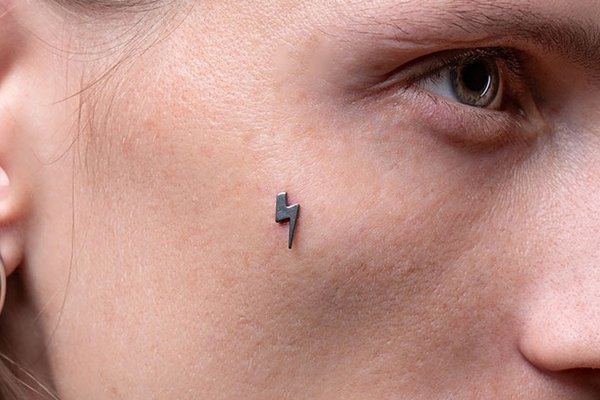 Microdermal piercing
